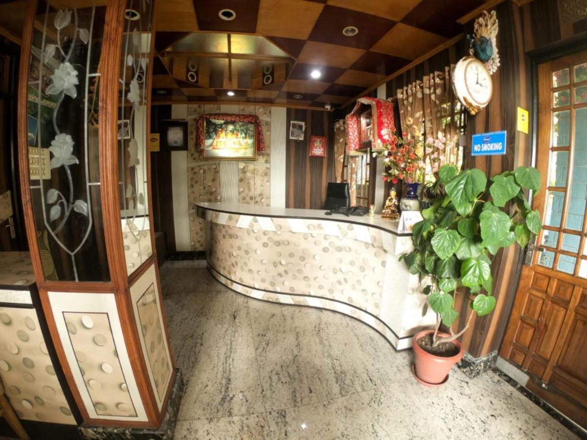 Grg Broadway Mall Road Darjeeling By Royal Collection Hotel Extérieur photo