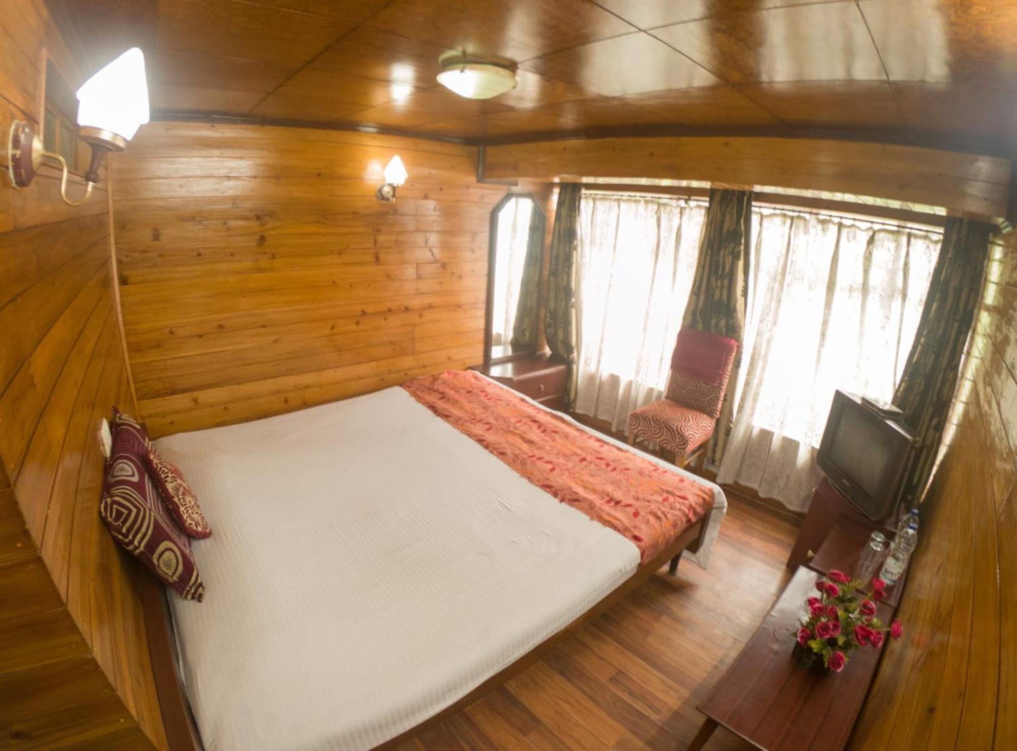 Grg Broadway Mall Road Darjeeling By Royal Collection Hotel Extérieur photo