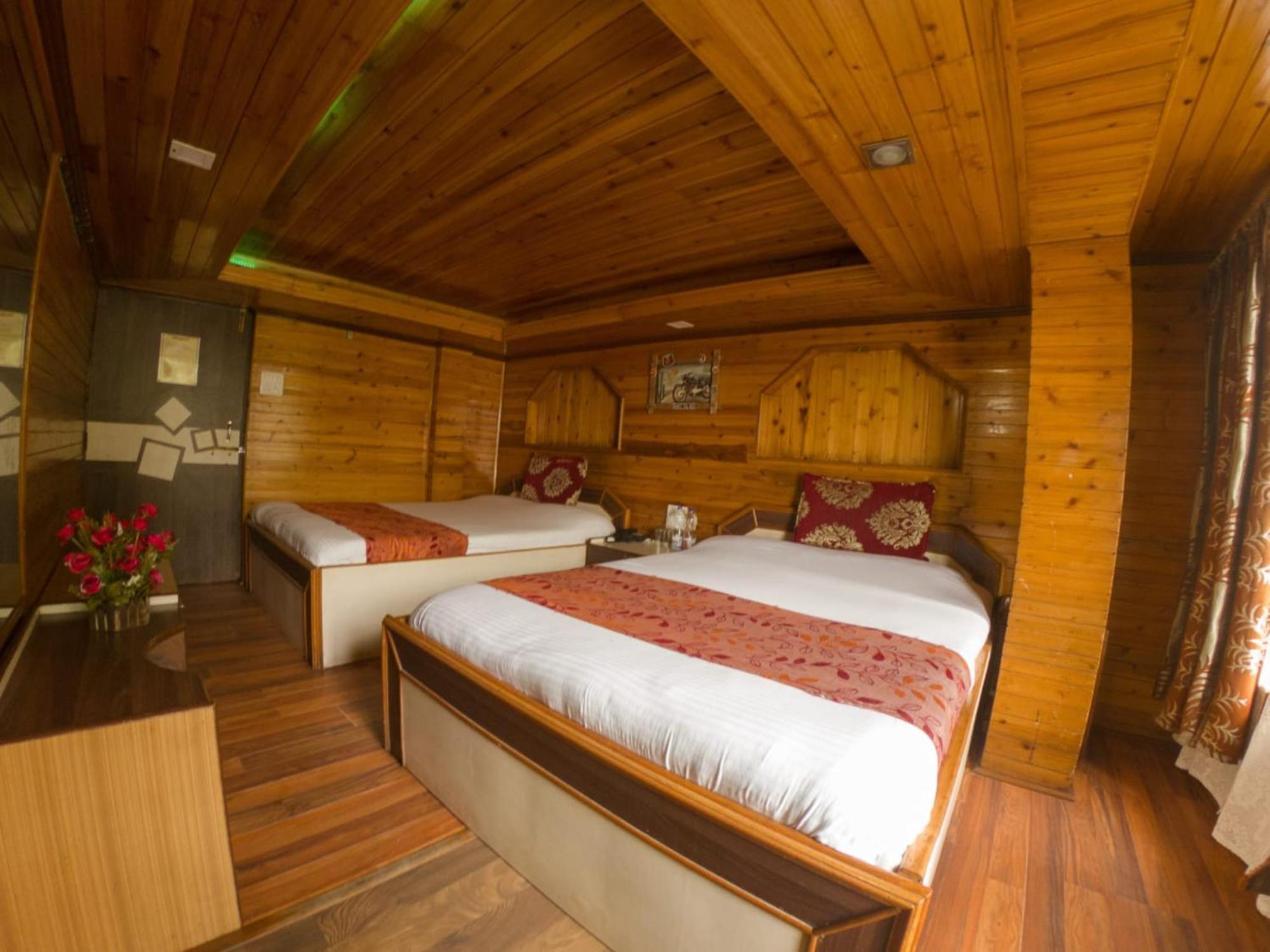 Grg Broadway Mall Road Darjeeling By Royal Collection Hotel Extérieur photo